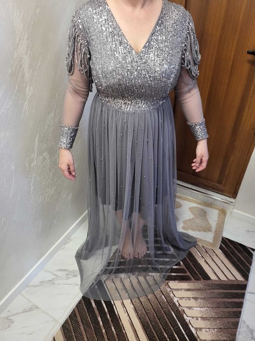 Официална    рокля