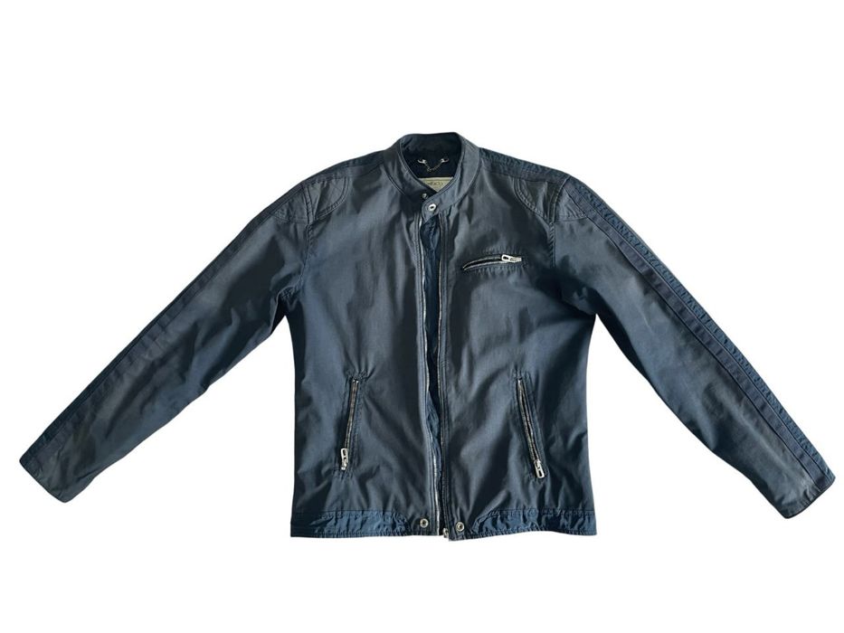 Продаются 2 куртки за 4000 тг!