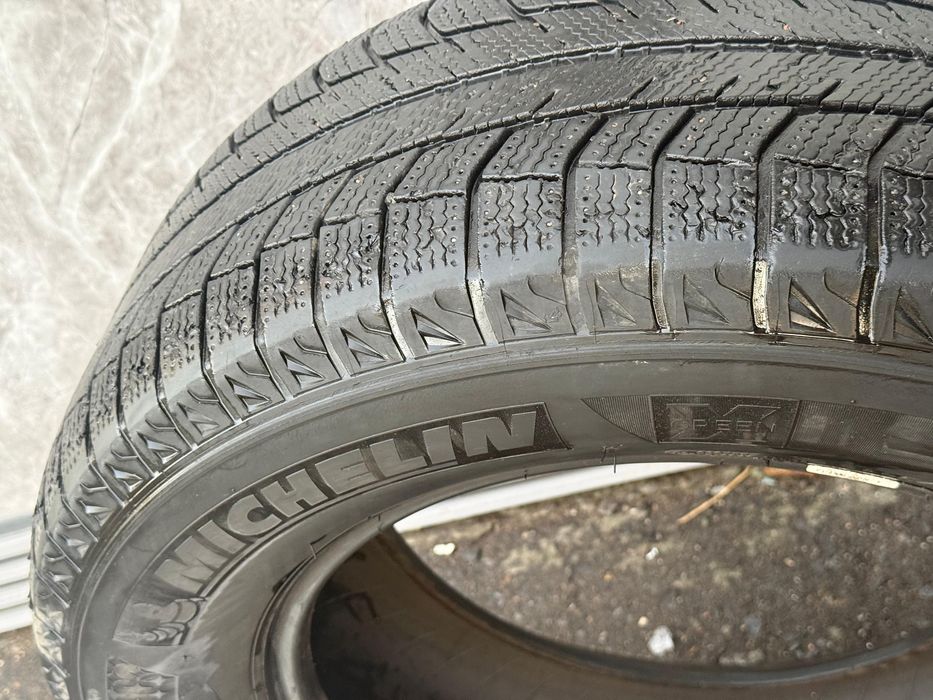 Продам комплект зимних шин Michelin