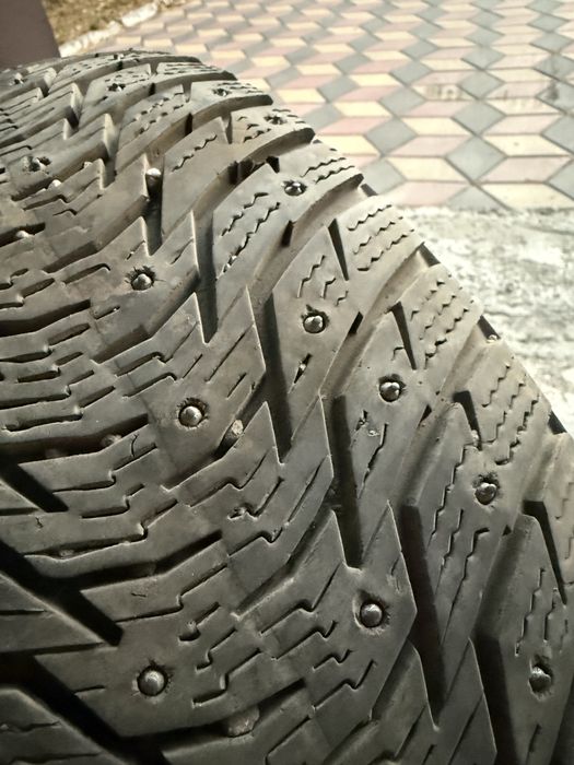 235/45 r18 зима шипы продам