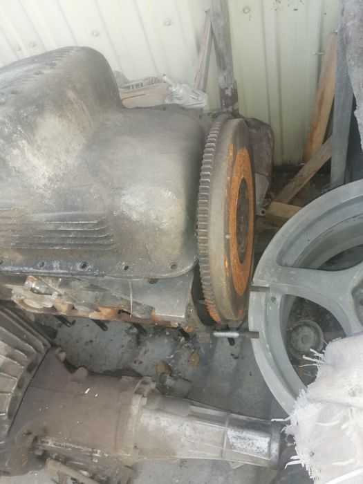 Москвич запчасти двигатель коробка