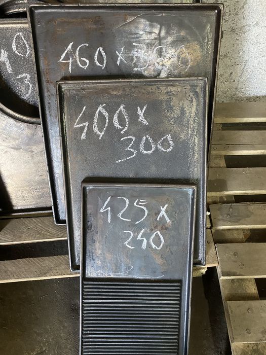 Plite pentru gatit din fonta cu bordura