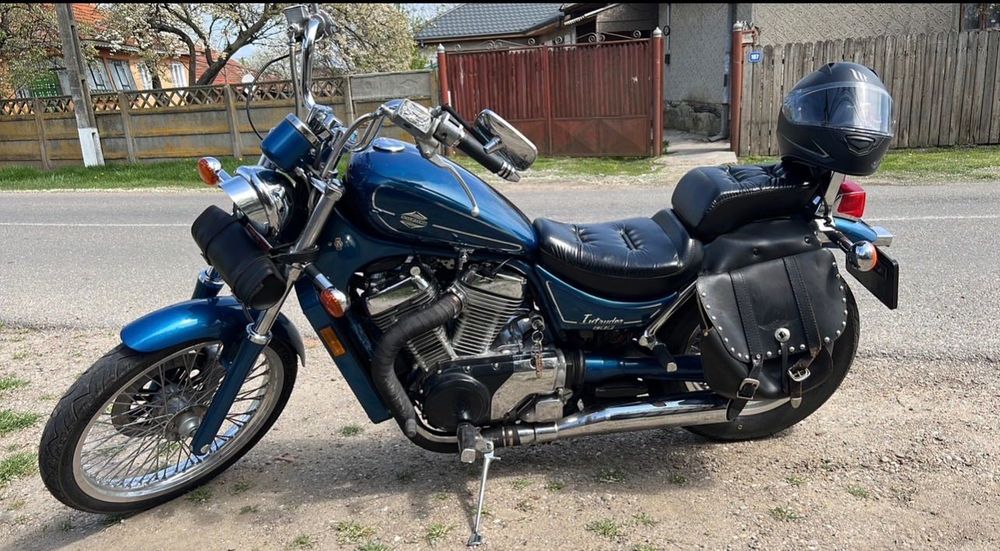 Suzuki Intruder VS800
