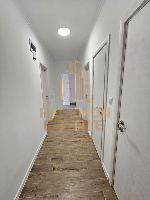 Продава се Четиристаен апартамент в Варна, Възраждане 2 - 90 кв.м за 1999 €/кв.м - Снимка #6