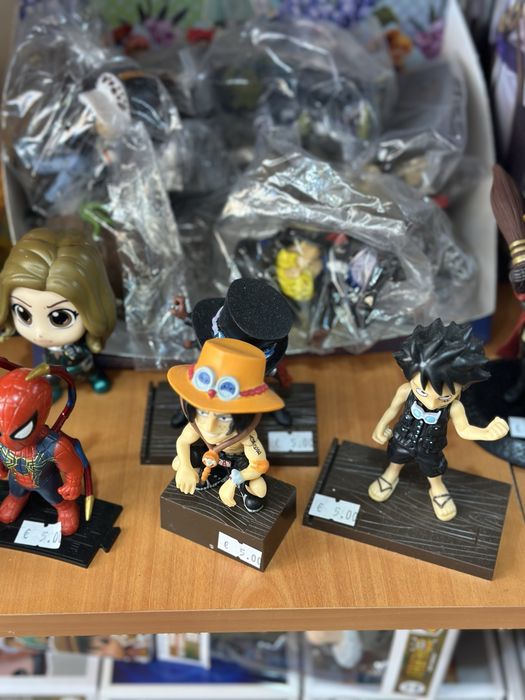 Аниме фигури -Zoro,Luffy,One Piece ,Genshin impact /Anime figury