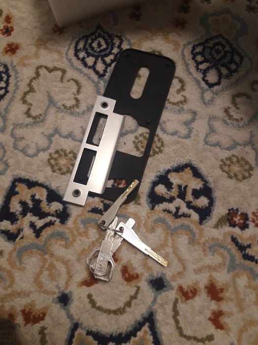 Продам Смарт замок  новый