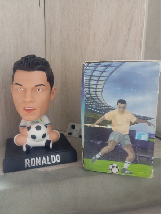 Продается новая фигурка для машины Роналдо