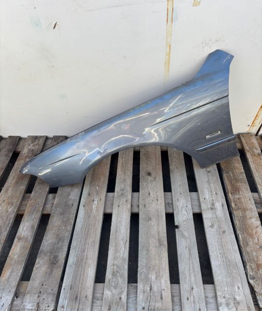 Aripa fata stanga BMW Seria 3 E46
