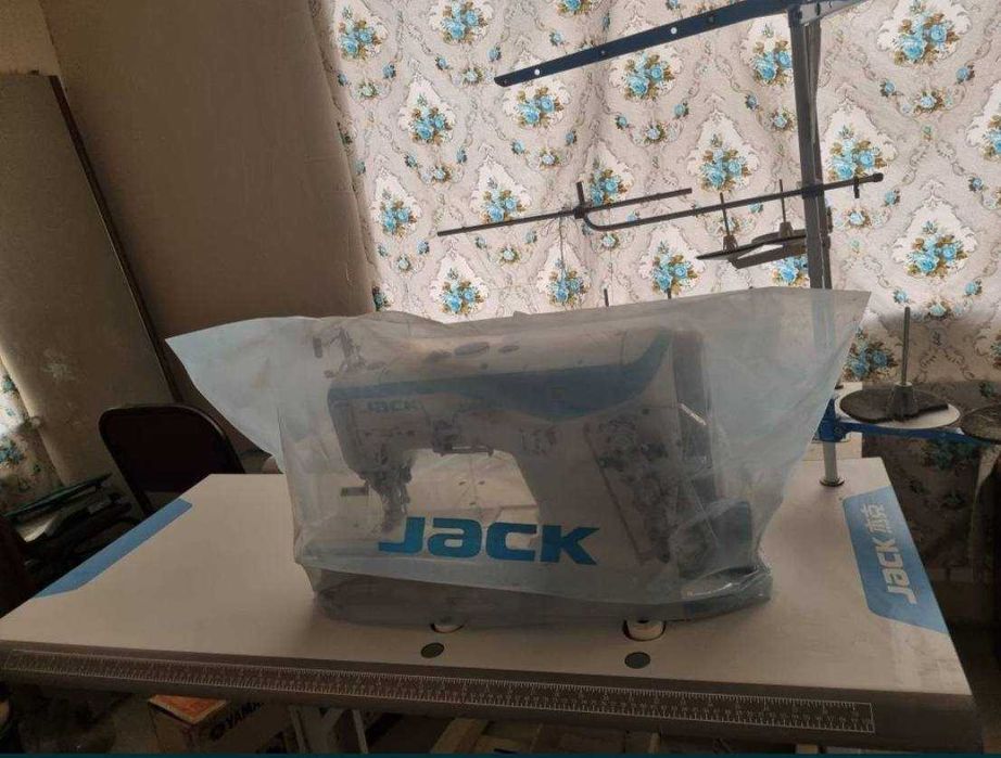 Jack W4 tikuv moshinasi sotilad