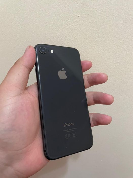 Продам айфон 8 в хорошем сост