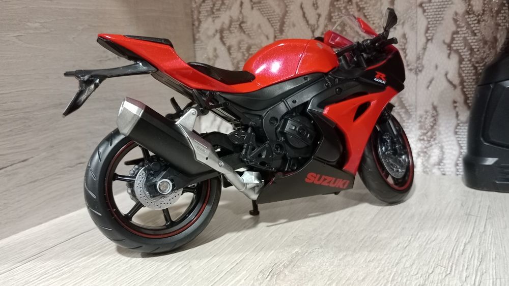 Мотоциклы в масштабе 1:12