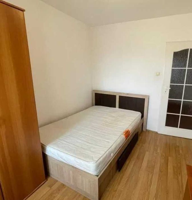 Дава се под наем Тристаен апартамент в Пловдив, Кършияка - 90 кв.м за 348.84 € - Снимка #1