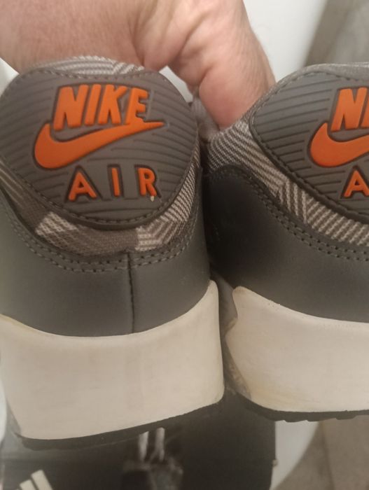 Adidași Originali Nike Air Max mărimea 44 in stare foarte bună.