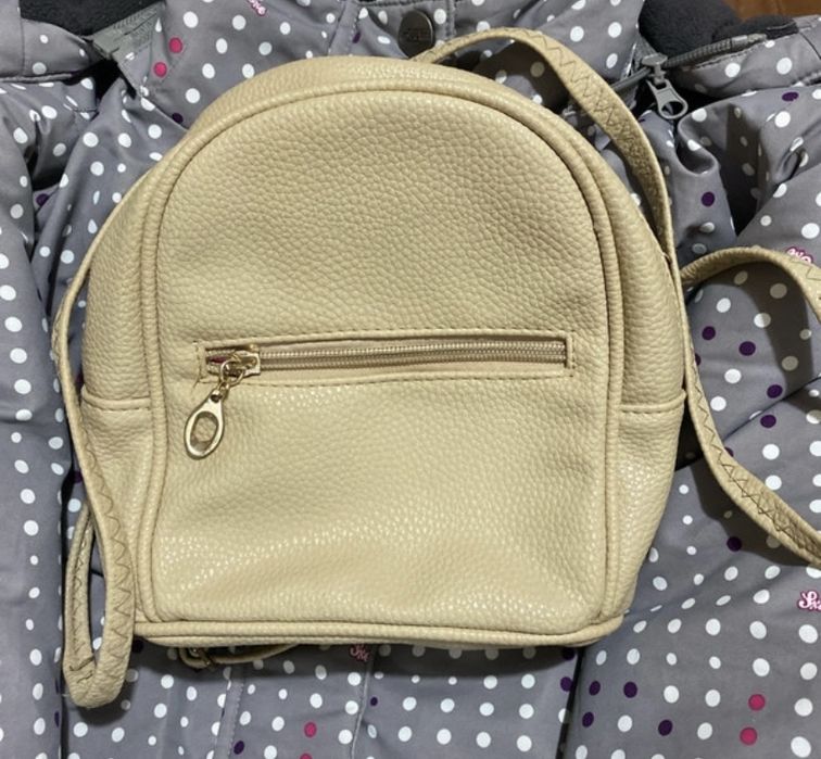 Rucsac dama,nou ,cu buzunar in interior