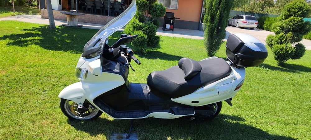 Продавам Сузуки Бъргман 650