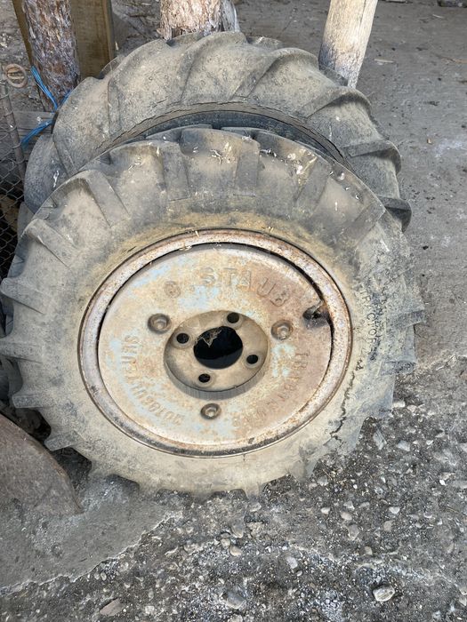 Se vinde motocultor de putere mare adus din Franta cu freza, plug reversibil , plug de bilonat la pretul de 1100€ neg.Ghighiseni Bihor 0746603245