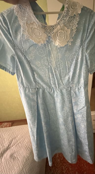 Продам женские платья