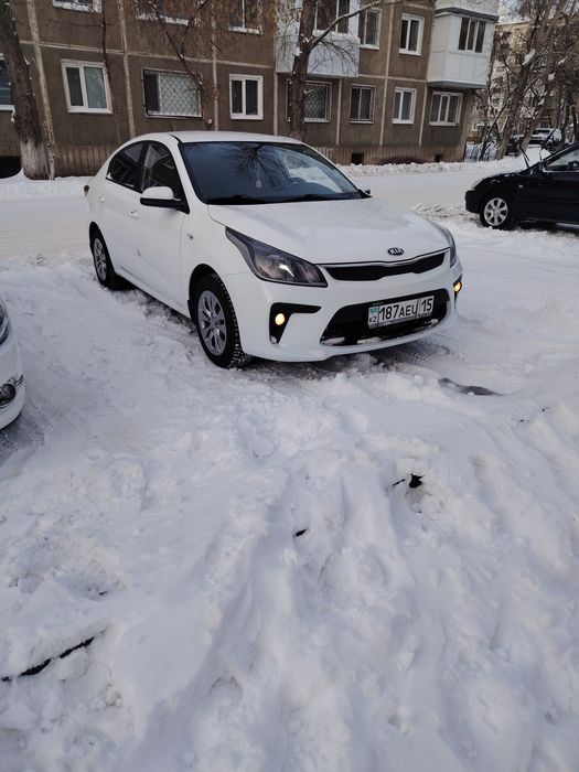 Авто киа Рио 2019