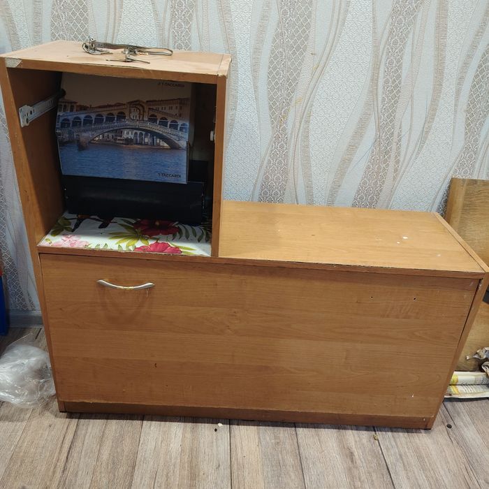 Продам прихожую.