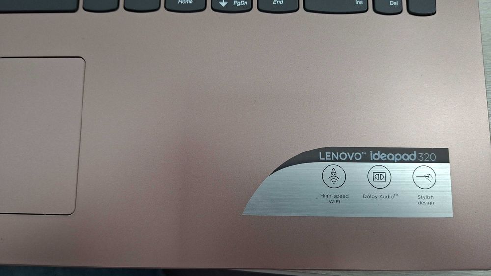 Продавам лаптоп ЛЕНОВО