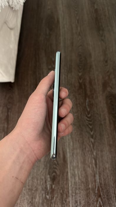 Honor 90 в идеальном состоянии