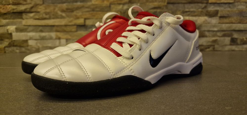 Маратонки Nike TOTAL 90
