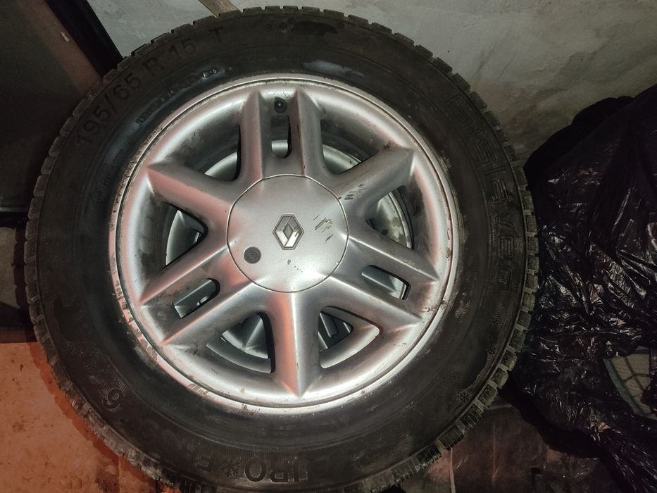 4 броя Зимни гуми GISLAVED с джанти 195/65/15 ДОТ2020