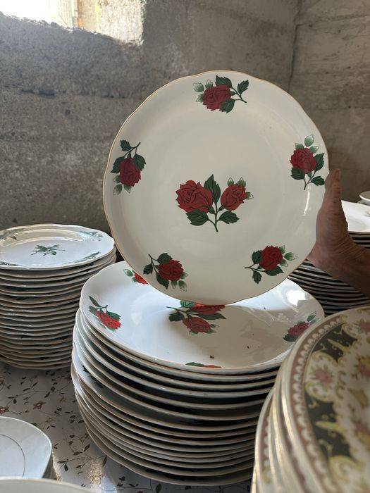 Посуда разная, пиалки, тарелки