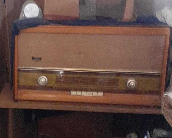 Radio Electrolux funcțional de vânzare pentru colecționari!