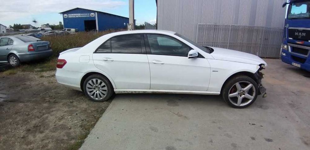 Dezmembrez Mercedes E Class W212 2010 2.2D