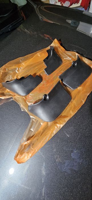 Toyota ipsum 10 кузов,  брызговики