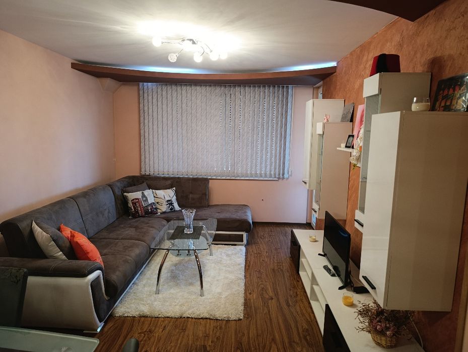 Апартамент в идеален център 100кв.м