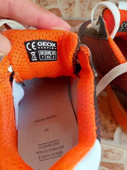 De vânzare  adidași