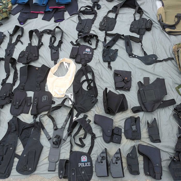 Diferite hamuri de politie, provenienta Marea Britanie.