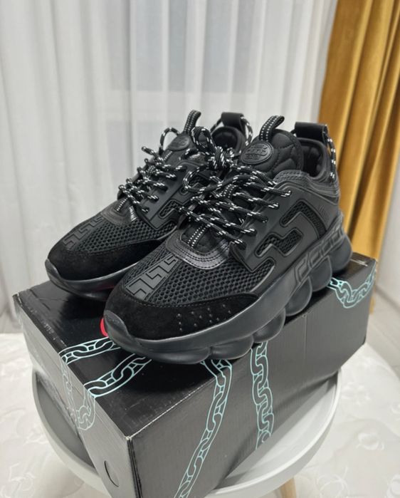 Versace chain reaction