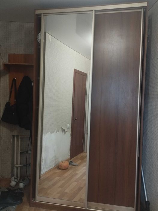 Продам шкаф ,в хорошем состоянии