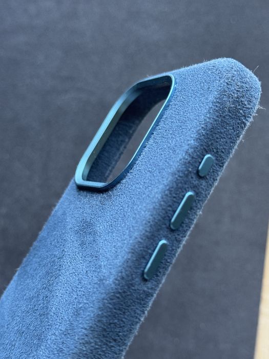 Huse iphone 14 si 15, Pro si ProMax din piele Alcantara, MagSafe