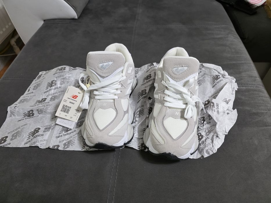 Adidasi New Balance 9060 marimea 42