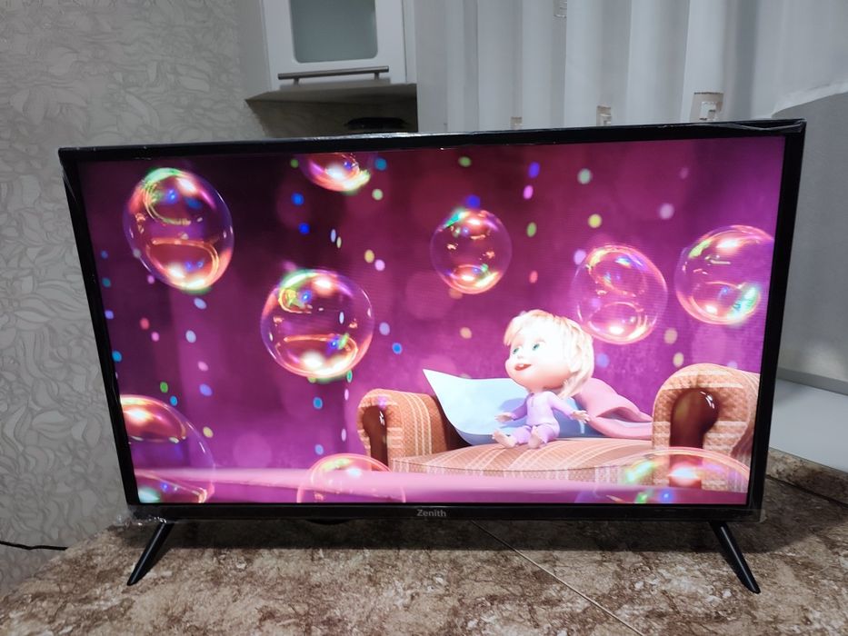 Телевизор Смарт 82см диагональ