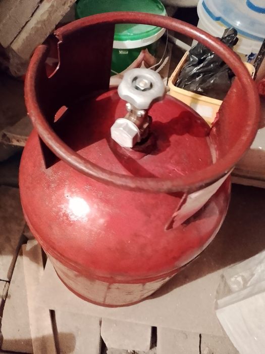 Продам газовый баллон на 27 литров
