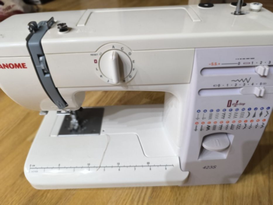 Швейная машинка JANOME 423S