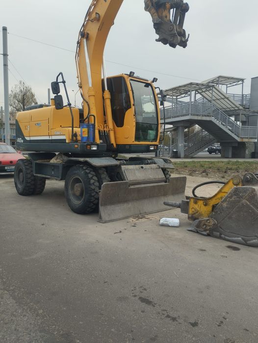 Экскаватор 140  опытная водитель 24/7