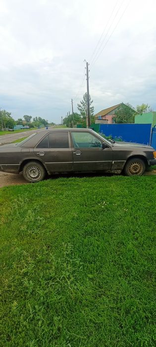 Продам Мерседес 124