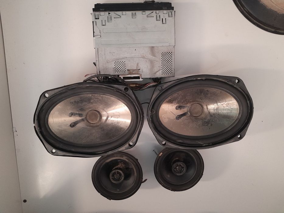 Продам JVC мафон и калонка вместе могнитолла