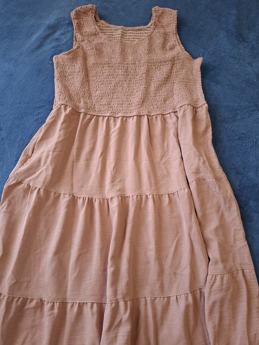 Продам женские платья и сарафан