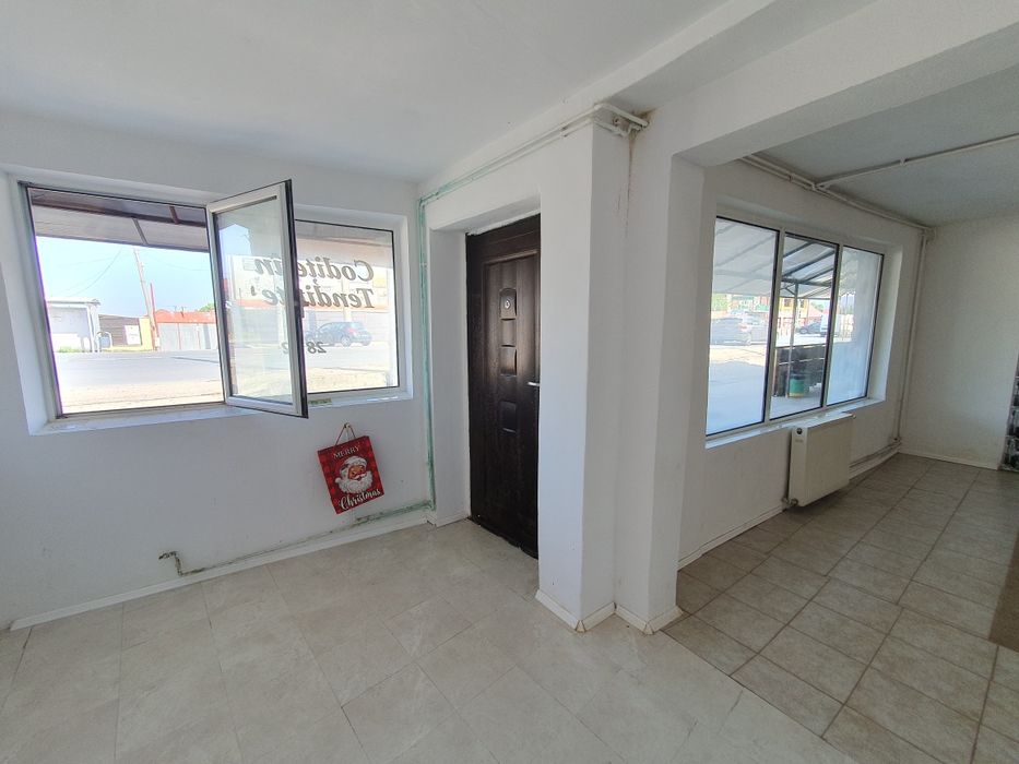 Spațiu comercial de închiriat - Barcanesti, DN1, zona cu trafic intens