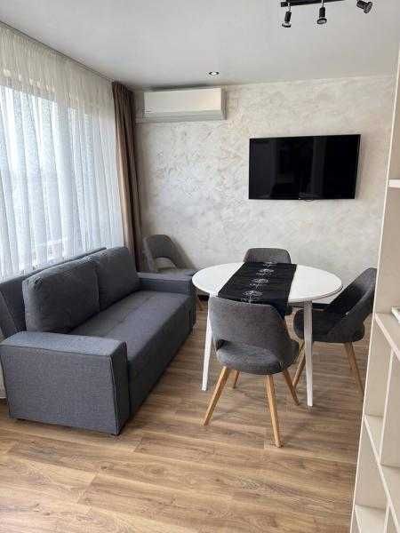 Дава се под наем Двустаен апартамент в Бургас, Възраждане - 75 кв.м за 561 € - Снимка #1