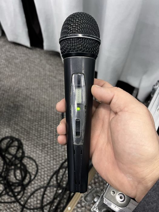 Microfon wireless AKG SR400