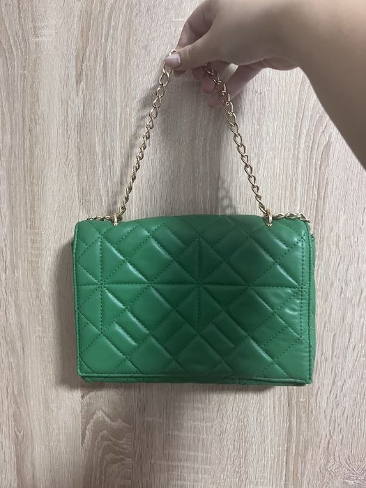 Колекция от дамски чанти и раници