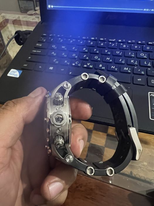 Продаются мужские часы "Invicta"